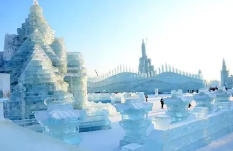 如何体验银基冰雪世界？